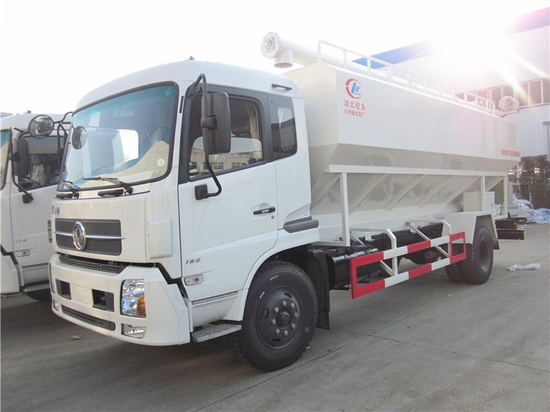 散裝<a href=http://www.qmmq.net.cn/siliaoche/ target=_blank class=infotextkey>飼料車</a>圖片展示