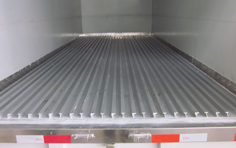 <a href=http://www.qmmq.net.cn/lcc/ target=_blank class=infotextkey>冷藏車</a>通風(fēng)槽,冷藏車地板通風(fēng)槽圖片
