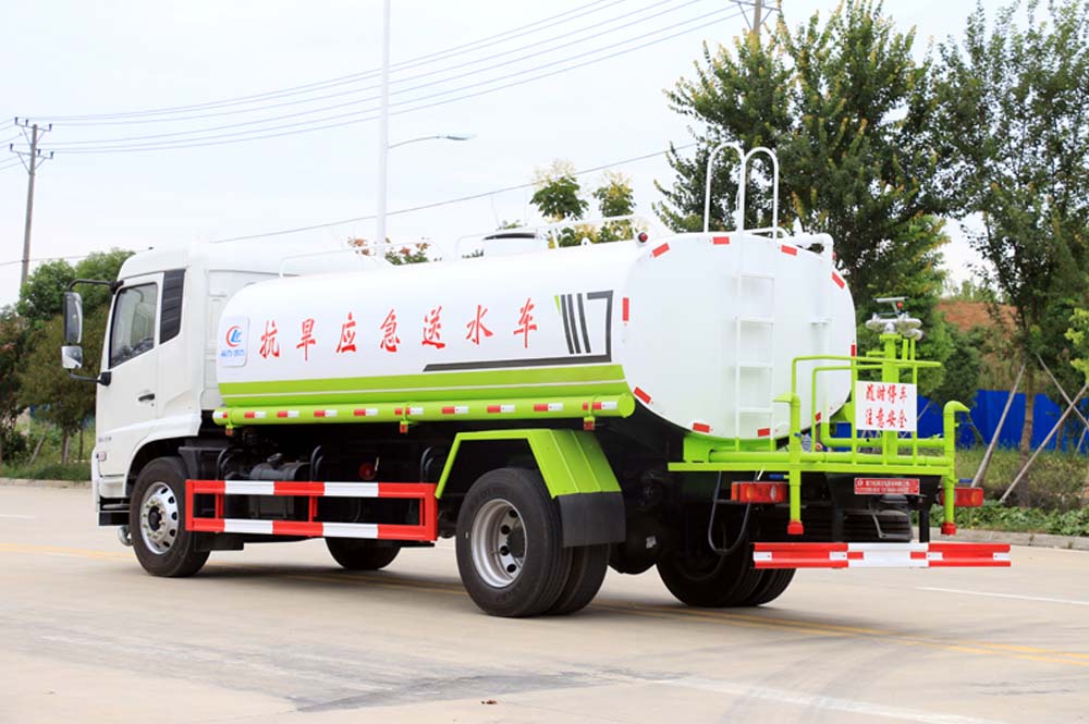 國(guó)六東風(fēng)天錦13方灑水車(chē)圖片5